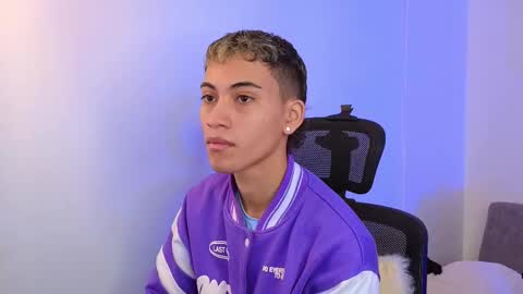 Snapshot of yulian_vasquez chatting on October 6, 12:24 pm yulian_vasquez online show from October 6, 12:24 pm