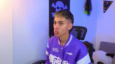 Snapshot of yulian_vasquez chatting on October 14, 12:17 pm yulian_vasquez online show from October 14, 12:17 pm