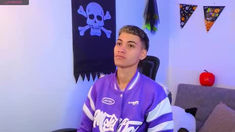 Snapshot of yulian_vasquez chatting on October 16, 12:28 pm yulian_vasquez online show from October 16, 12:28 pm