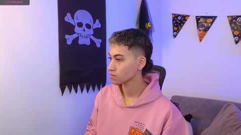 Snapshot of yulian_vasquez chatting on October 17, 12:19 pm yulian_vasquez online show from October 17, 12:19 pm