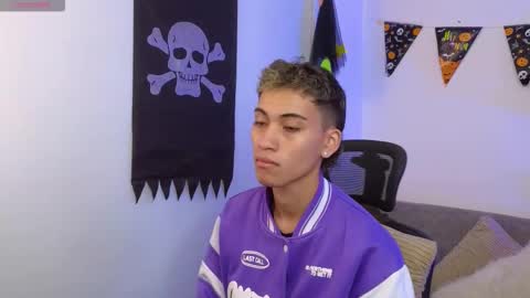 Snapshot of yulian_vasquez chatting on October 20, 12:16 pm yulian_vasquez online show from October 20, 12:16 pm