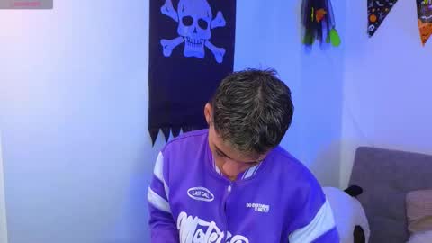 Snapshot of yulian_vasquez chatting on October 22, 12:27 pm yulian_vasquez online show from October 22, 12:27 pm