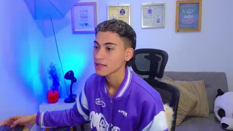 yulian_vasquez online show from November 17, 12:33 pm
