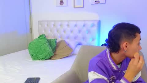 yulian_vasquez online show from February 2, 12:15 pm