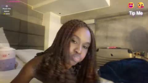 YulianaIndependent online show from November 19, 12:21 am