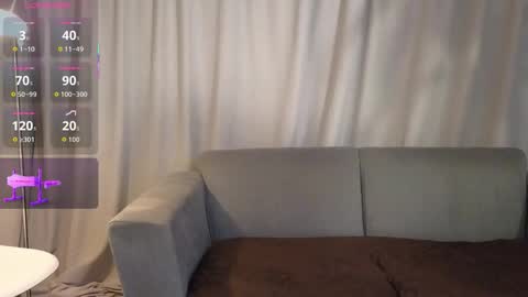 yuliethpetite online show from February 15, 11:30 am