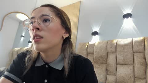 Snapshot of yulievans chatting on February 7, 9:04 pm yulievans online show from February 7, 9:04 pm