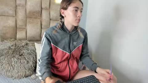 Snapshot of yulievans chatting on March 6, 12:09 pm yulievans online show from March 6, 12:09 pm