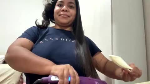 Yuli and SaraIndependent model online show from October 13, 2:33 am