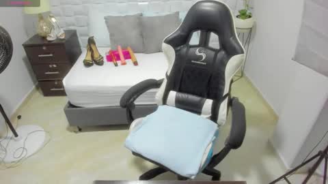 Y U L I T Z A online show from November 6, 11:11 am