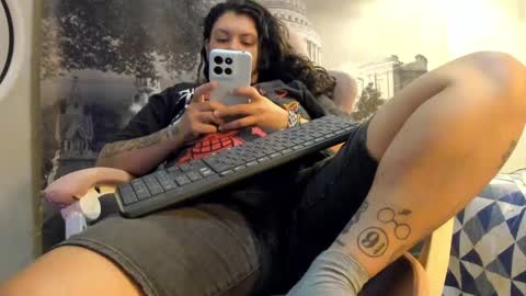 Snowflake online show from October 14, 4:08 pm