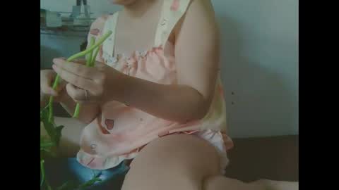 yumi123_ online show from December 19, 1:56 am