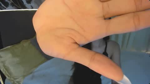 Snapshot of yumi_amethyst chatting on November 23, 2:00 am SASSY YUMI online show from November 23, 2:00 am