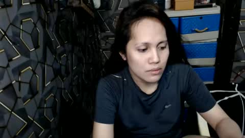 yumi online show from March 19, 11:36 am