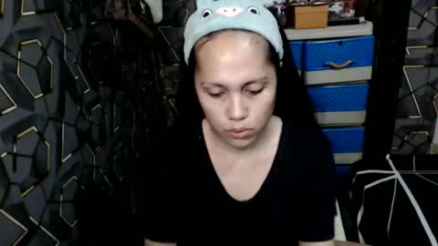 yumi online show from March 23, 4:11 pm