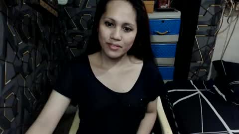 Snapshot of yumi_white chatting on April 17, 4:59 am yumi online show from April 17, 4:59 am