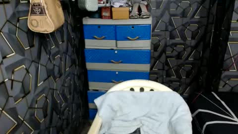 Snapshot of yumi_white chatting on June 5, 12:28 am yumi online show from June 5, 12:28 am