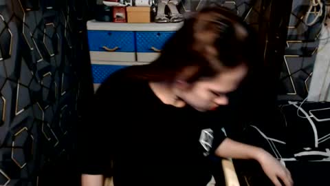 yumi online show from July 29, 1:42 pm