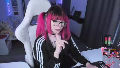 Yumi 3 online show from June 15, 2:36 am