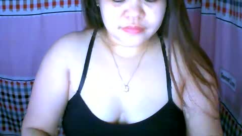 Snapshot of yumie_pussyx chatting on June 5, 5:03 am Yumie online show from June 5, 5:03 am