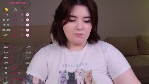 Snapshot of yumiyammy chatting on December 4, 8:17 pm YumemiyaYumi online show from December 4, 8:17 pm