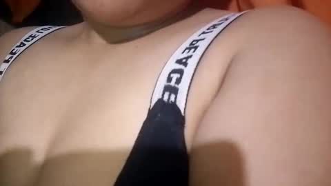 yummy_fiona online show from May 1, 4:39 am