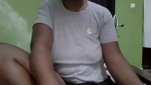 Snapshot of yummychocolate_2 chatting on December 5, 9:51 am YUMMY online show from December 5, 9:51 am