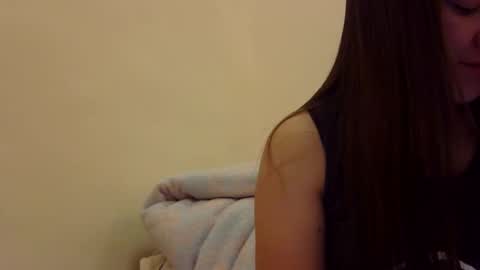 yummyclaya online show from December 4, 2:26 pm