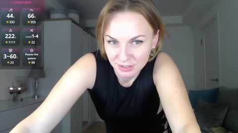 Snapshot of yummylilya chatting on February 28, 4:53 pm Lillya online show from February 28, 4:53 pm