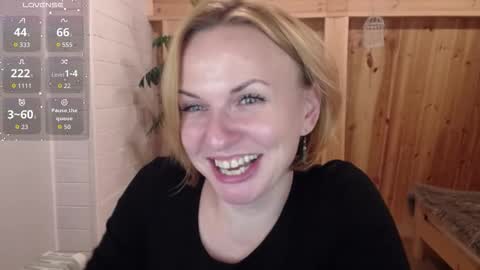 Snapshot of yummylilya chatting on October 3, 3:42 pm Lillya online show from October 3, 3:42 pm