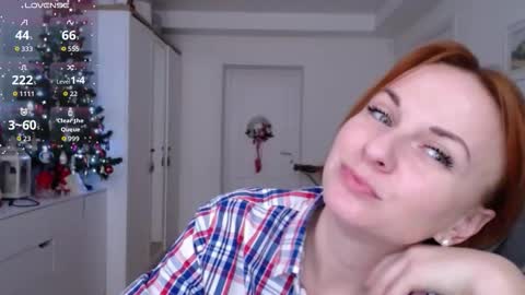 Snapshot of yummylilya chatting on December 15, 10:41 am Lillya online show from December 15, 10:41 am