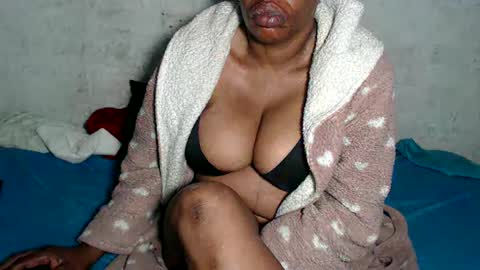 yummytittsxx online show from January 10, 2:35 am