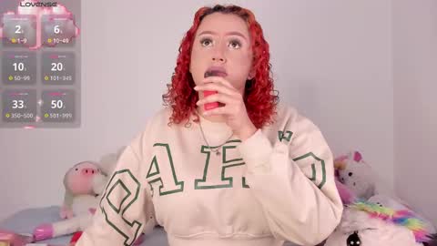 yunahott_ online show from November 18, 4:39 am