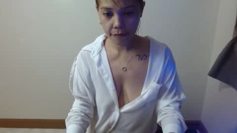 Snapshot of yunahuntrixx chatting on May 30, 10:34 am yunahuntrixx online show from May 30, 10:34 am