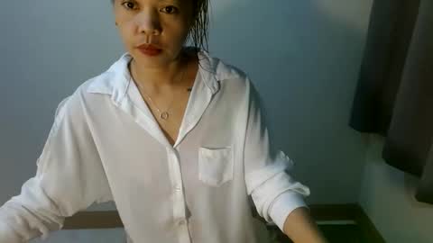 Snapshot of yunahuntrixx chatting on June 8, 10:15 am yunahuntrixx online show from June 8, 10:15 am