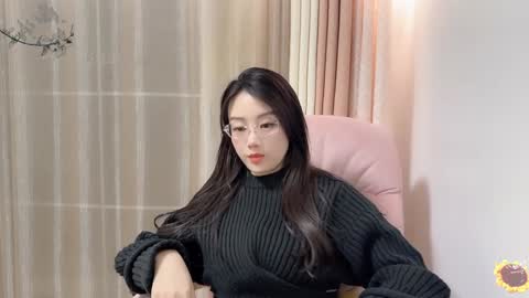 YunEr online show from December 8, 1:03 pm