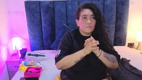 Snapshot of yunkeyc chatting on November 16, 8:25 pm yunkeyc online show from November 16, 8:25 pm