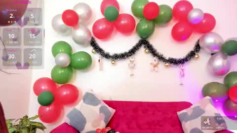 Snapshot of yunna7 chatting on December 4, 11:30 am Yunna online show from December 4, 11:30 am