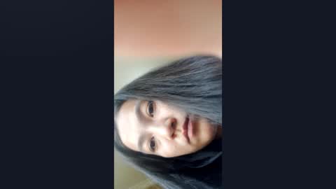 Snapshot of yuonneaquilar chatting on October 29, 6:37 am Yuna online show from October 29, 6:37 am