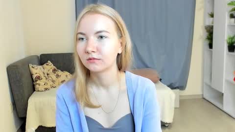 Snapshot of yuricazel chatting on November 8, 7:30 am Alesia online show from November 8, 7:30 am