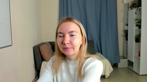 Snapshot of yuricazel chatting on November 20, 7:30 am Alesia online show from November 20, 7:30 am