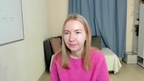 Snapshot of yuricazel chatting on November 21, 7:29 am Alesia online show from November 21, 7:29 am