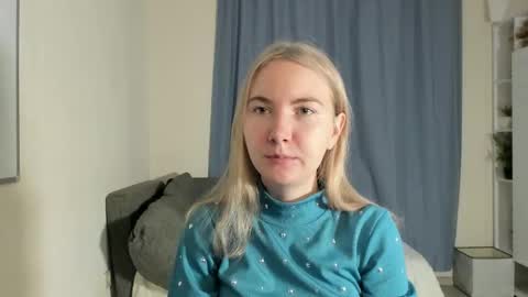 Snapshot of yuricazel chatting on November 26, 7:20 am Alesia online show from November 26, 7:20 am