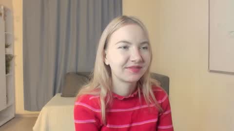 Snapshot of yuricazel chatting on December 5, 7:39 am Alesia online show from December 5, 7:39 am