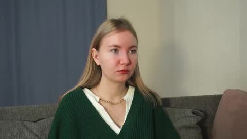 Snapshot of yuricazel chatting on December 22, 8:55 am Alesia online show from December 22, 8:55 am