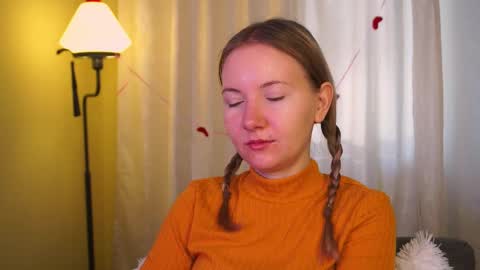 Snapshot of yuricazel chatting on February 13, 7:26 am Alesia online show from February 13, 7:26 am