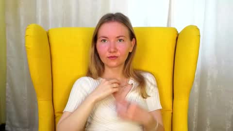 Snapshot of yuricazel chatting on March 4, 7:36 am Alesia online show from March 4, 7:36 am