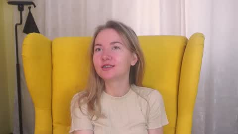 Snapshot of yuricazel chatting on March 9, 7:23 am Alesia online show from March 9, 7:23 am