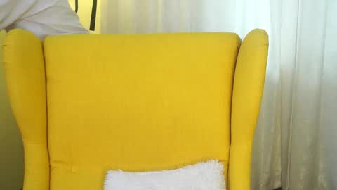 Snapshot of yuricazel chatting on March 15, 8:31 am Alesia online show from March 15, 8:31 am