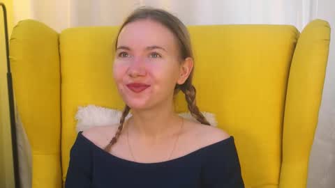 Snapshot of yuricazel chatting on March 18, 7:22 am Alesia online show from March 18, 7:22 am